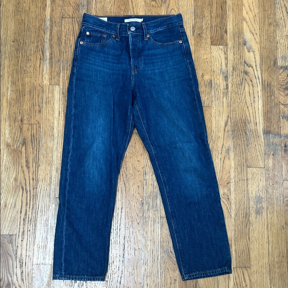 Levi's Women's Straight Jeans in Classic Blue